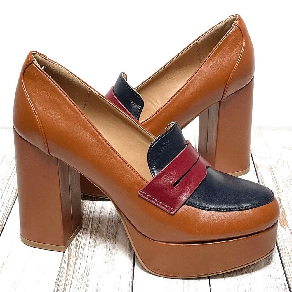 Elegant Tan and Navy Block plateau heels in great condition!